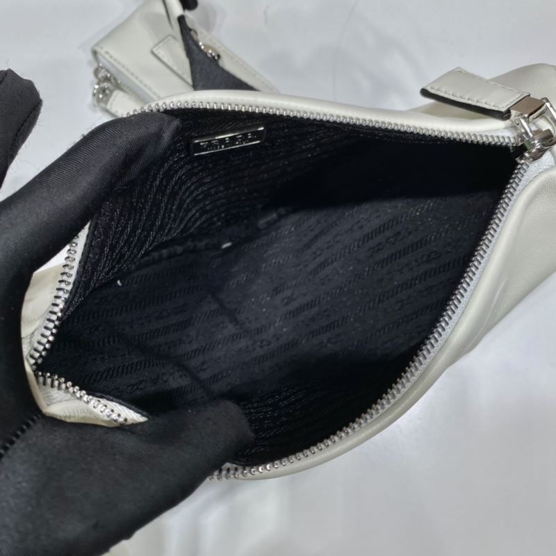 Pra*a triangle pouch